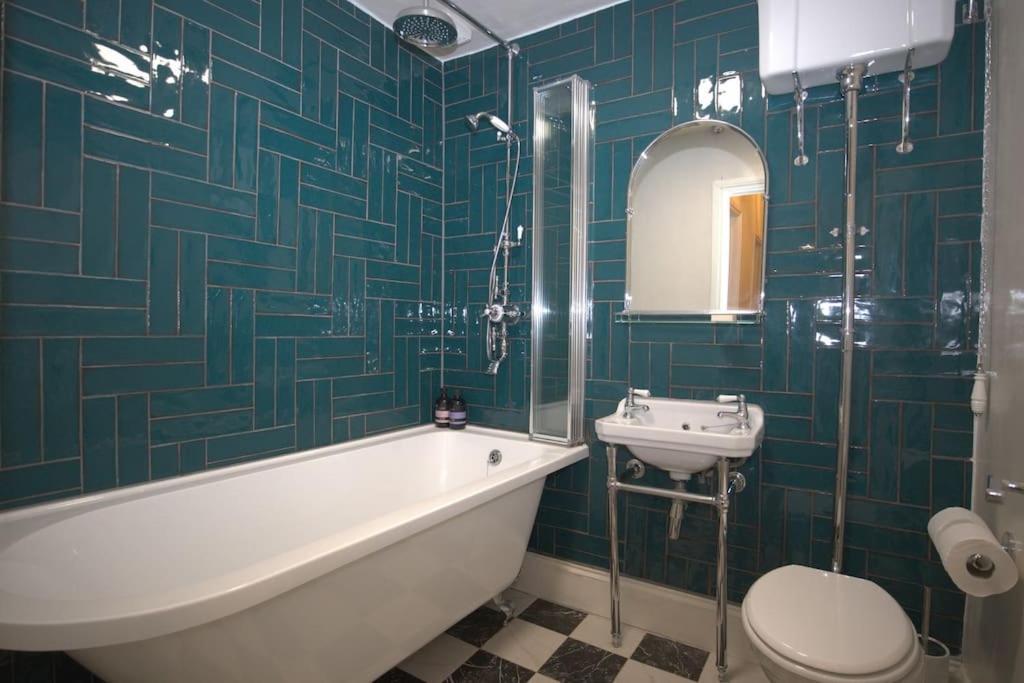 Seagulls Nest- Stylish 1 Bed Seafront Apartment Гастінгс Екстер'єр фото